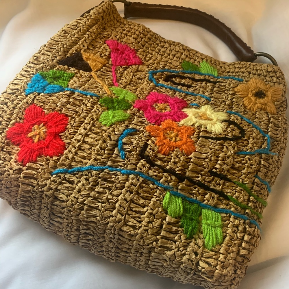 Lucky Brand Straw bag with Flower embroidery NWOT